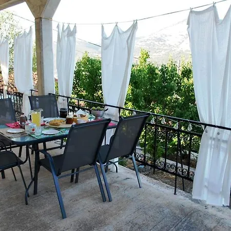 Vintage Relaxing With Garden & Amazing View!