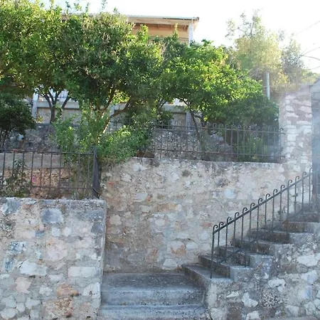Vintage Relaxing With Garden & Amazing View! Holiday home Ferendinata